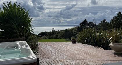 Matangi Apartment - Apartment w/ Private Spa Pool and Sea Views