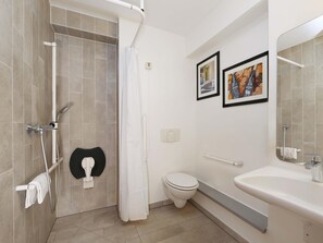 淋浴設備、吹風機、毛巾