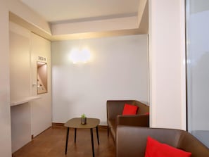 1 chambre, literie hypoallergĂ©nique, bureau, systĂšme dâinsonorisation