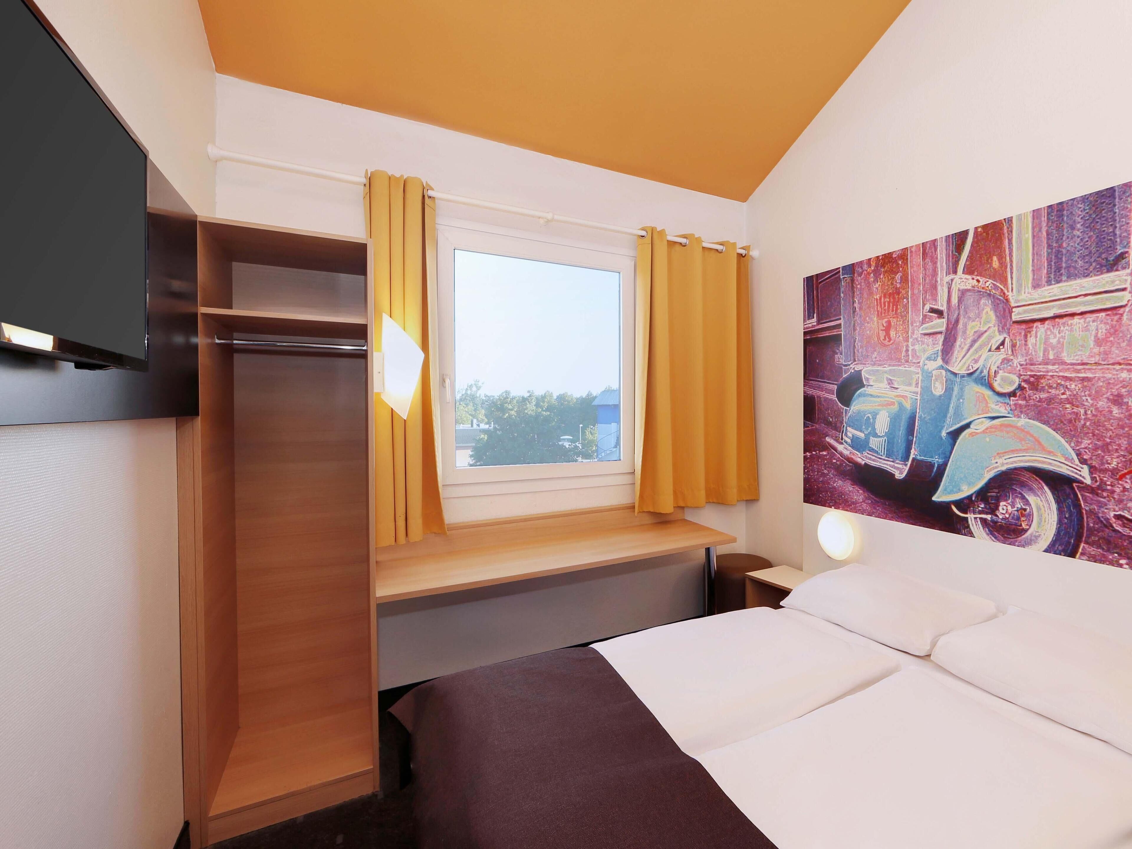 Quadruple Room | Hypo-allergenic bedding, desk, soundproofing, free WiFi