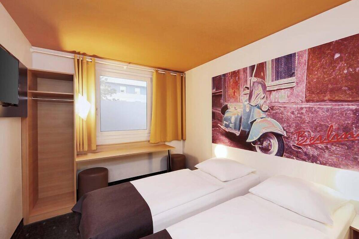Twin Room | Hypo-allergenic bedding, desk, soundproofing, free WiFi