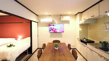 201 | In-room dining