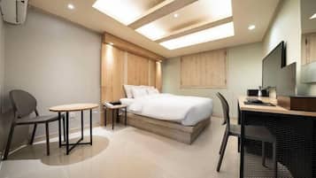 Premium bedding, down duvets, free minibar, individually furnished