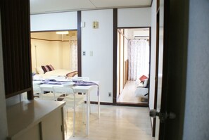Interior - Shin-Osaka GRAND-H 402 (Osaka)