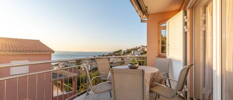 アパートメント (2 Bedroom Apt with Balcony n Sea View) | バルコニー