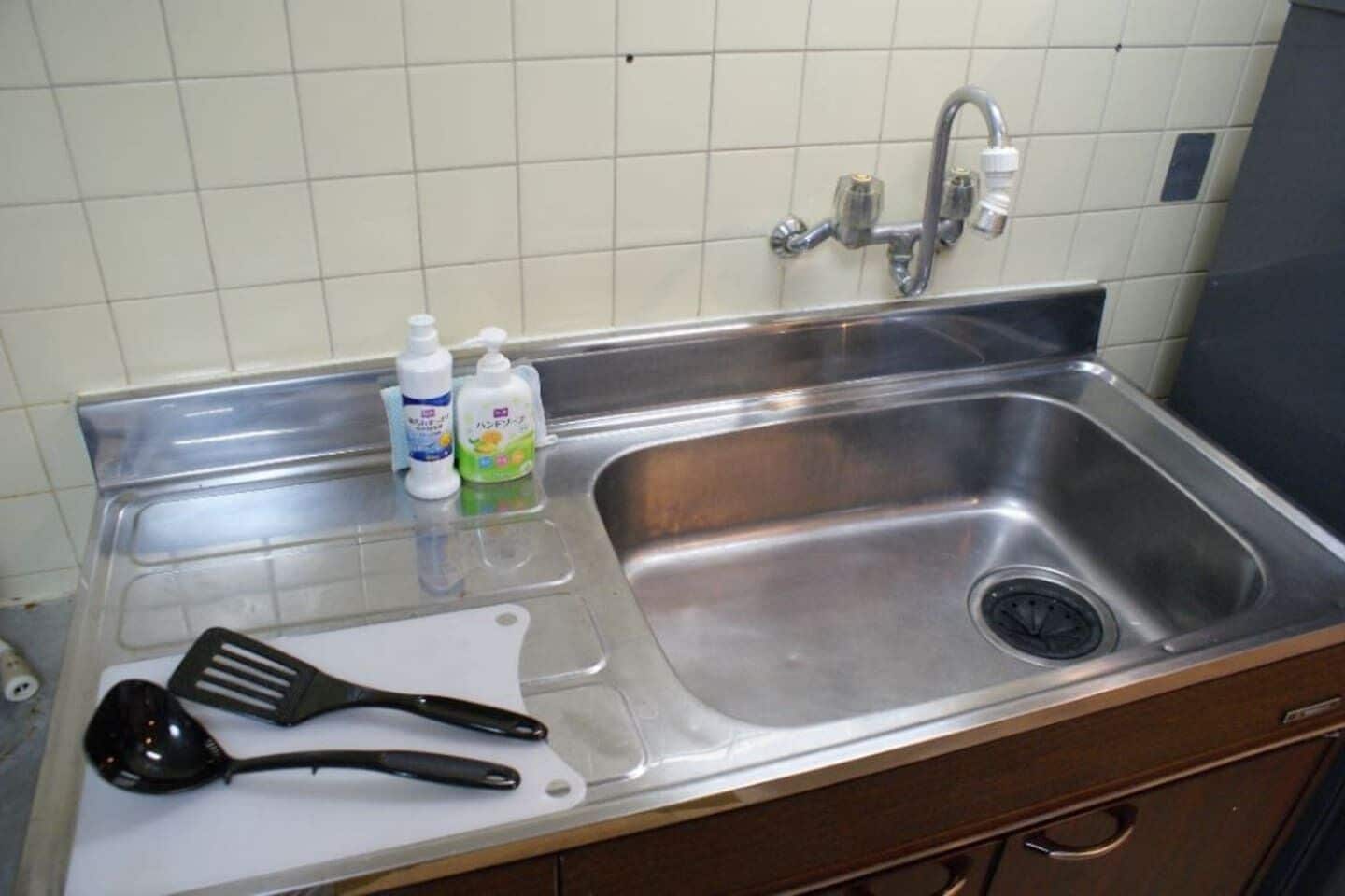 ตู้เย็น, ไมโครเวฟ, เตาประกอบอาหาร, กาต้มน้ำไฟฟ้า