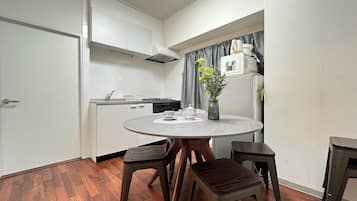 Apartamento básico, no fumadores (TOBU HIGHLINE DAIMON) | Servicio de comidas en la habitación