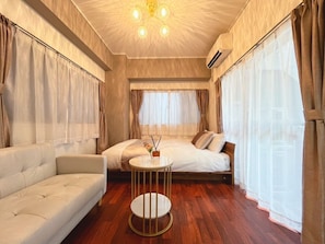 2 bedrooms, iron/ironing board, free WiFi