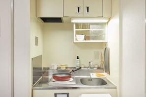 DAINES-I SHIBUYA 405 | Private kitchenette