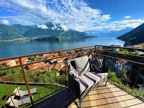 Property grounds - NEW APARTMENT NEAR BELLAGIO! BALCONY GARDEN, & STUNNING VIEW! SMERALDO (lezzeno)