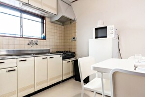 Lägenhet | Eget kök | Kylskåp, mikrovågsugn, spishäll och vattenkokare