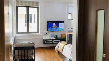 Minibar, in-room safe, desk, free WiFi
