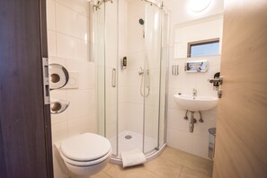 Bathroom - Hotel Turmfalke (Linz)