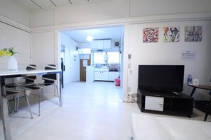 Basic-Apartment, Nichtraucher (DAIICHI-H SHIN-OKUBO Room.A) | 1 Schlafzimmer, Bügeleisen/Bügelbrett, kostenloses WLAN