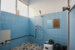 베이직 아파트, 금연 (DAIICHI-H SHIN-OKUBO Room.B) | 욕실 | 샤워 시설, 무료 세면용품, 헤어드라이어, 타월