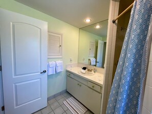 House (2 Bedrooms) | Bathroom | Shower, toilet paper - Breezy Palms (Holmes Beach)