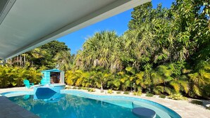 Outdoor pool, a heated pool - Breezy Palms (Holmes Beach)