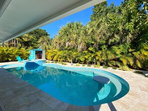 Outdoor pool, a heated pool - Breezy Palms (Holmes Beach)