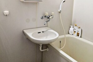 Lägenhet - 2 sovrum | Badrum | Badkar/dusch, gratis toalettartiklar, hårtork och handdukar