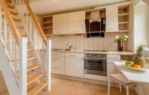 Kühlschrank, Herdplatte, Geschirrspüler