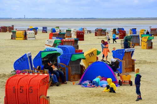 North Sea coast, Sandy beach, House half with garden, On the dyke, New!