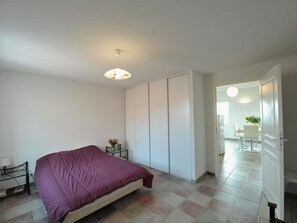 6 bedrooms, iron/ironing board, travel cot, free WiFi