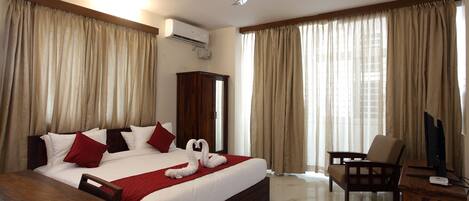 In-room safe, desk, laptop workspace, iron/ironing board