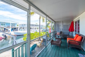 Property grounds - Prime Time 2: Charming Canal Front Duplex, Your Gateway to South Pine Channel & Atlantic/Gulf Waters (Big Pine Key)