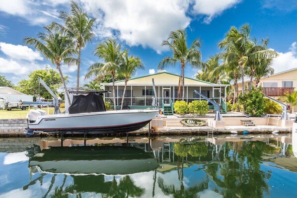 Exterior - Prime Time 2: Charming Canal Front Duplex, Your Gateway to South Pine Channel & Atlantic/Gulf Waters (Big Pine Key)