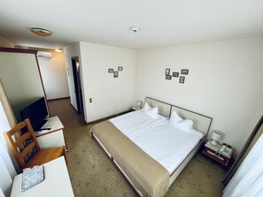 Minibar, desk, laptop workspace, soundproofing - Pensiunea Luiza (Brasov)