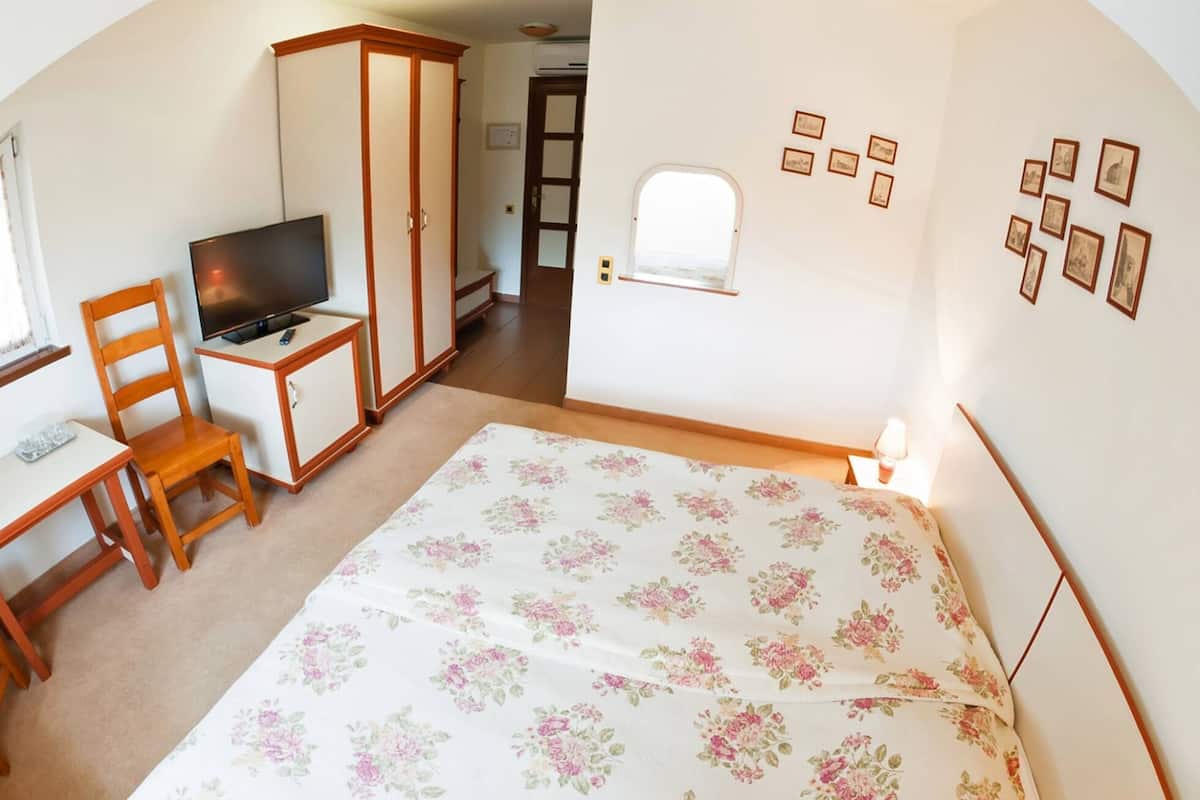 Minibar, desk, laptop workspace, soundproofing