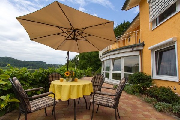 Süd-Terrasse mit Sitzplatz