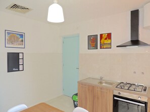 Fridge, microwave, oven, stovetop - Villa Flore - Penthouse - (Casteldaccia)