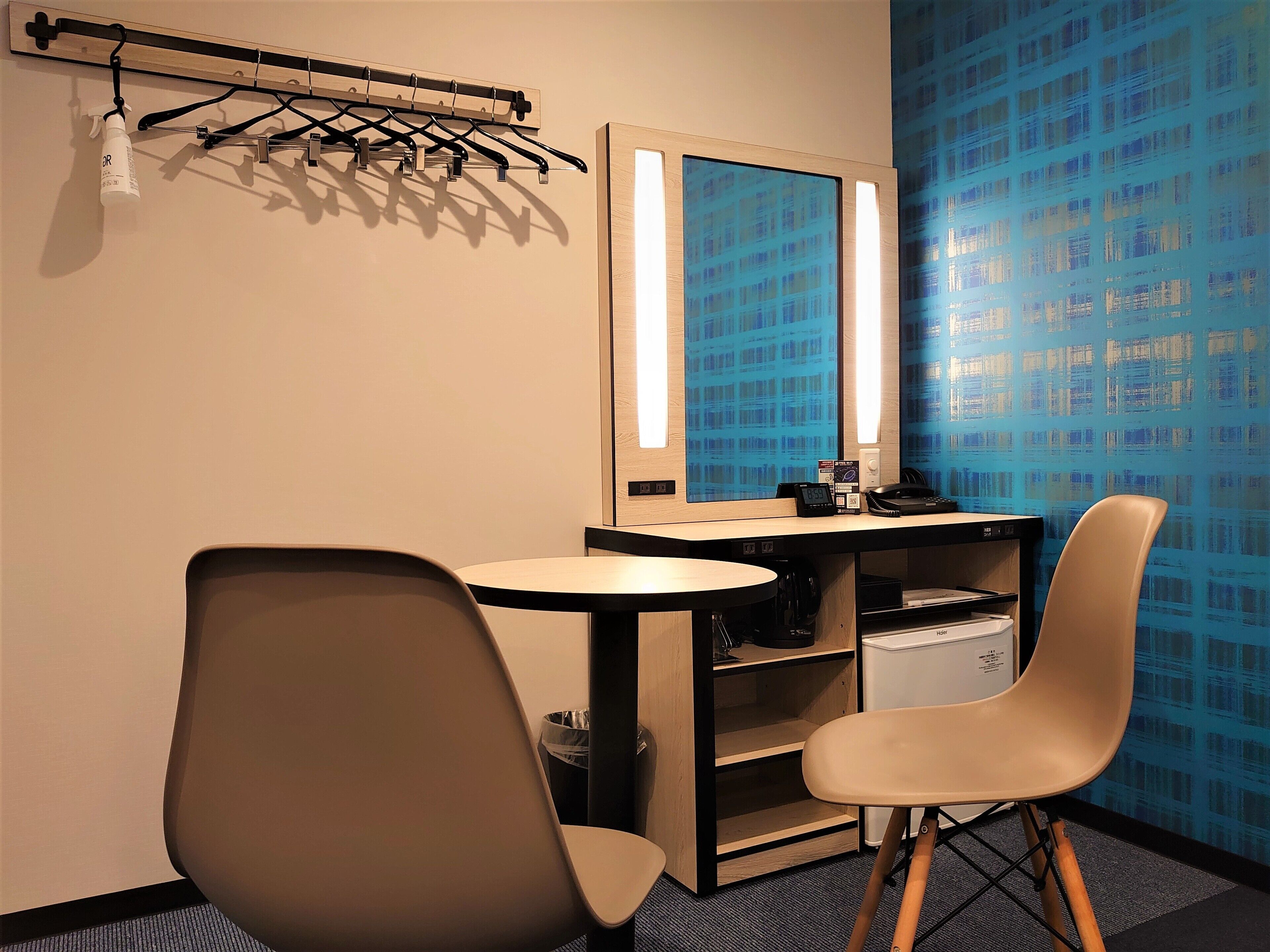 1 bedroom, down duvets, desk, blackout curtains