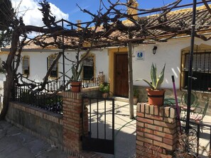 Exterior - Cortijo located in the middle of Sierra Súbetica with incredible views and landscapes (Pilas de Fuente Soto)
