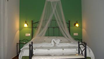 3 slaapkamers, een strijkplank/strijkijzer, wifi, beddengoed