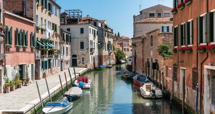 La Musa luxury designer apartment overlooking the beautiful Campo dei Mori