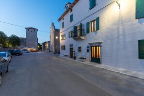 Exterior - Villa with private pool in the medieval village Svetvincenat (Svetvinčenat)