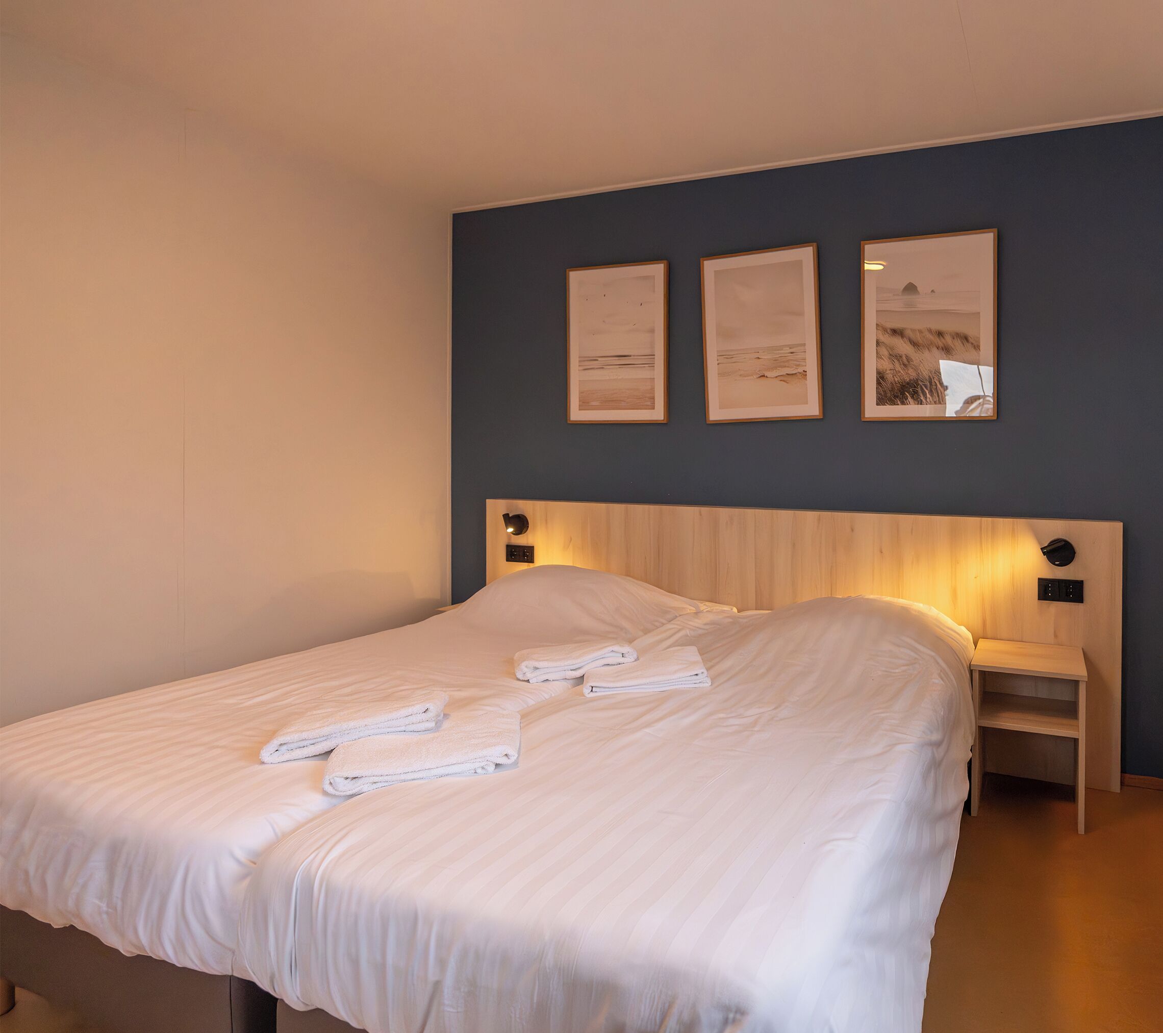 minibar, free wifi, bed sheets