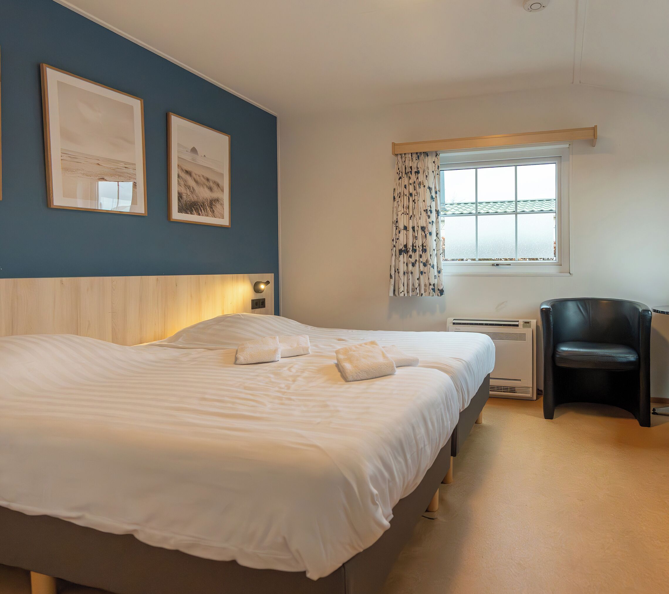 minibar, free wifi, bed sheets