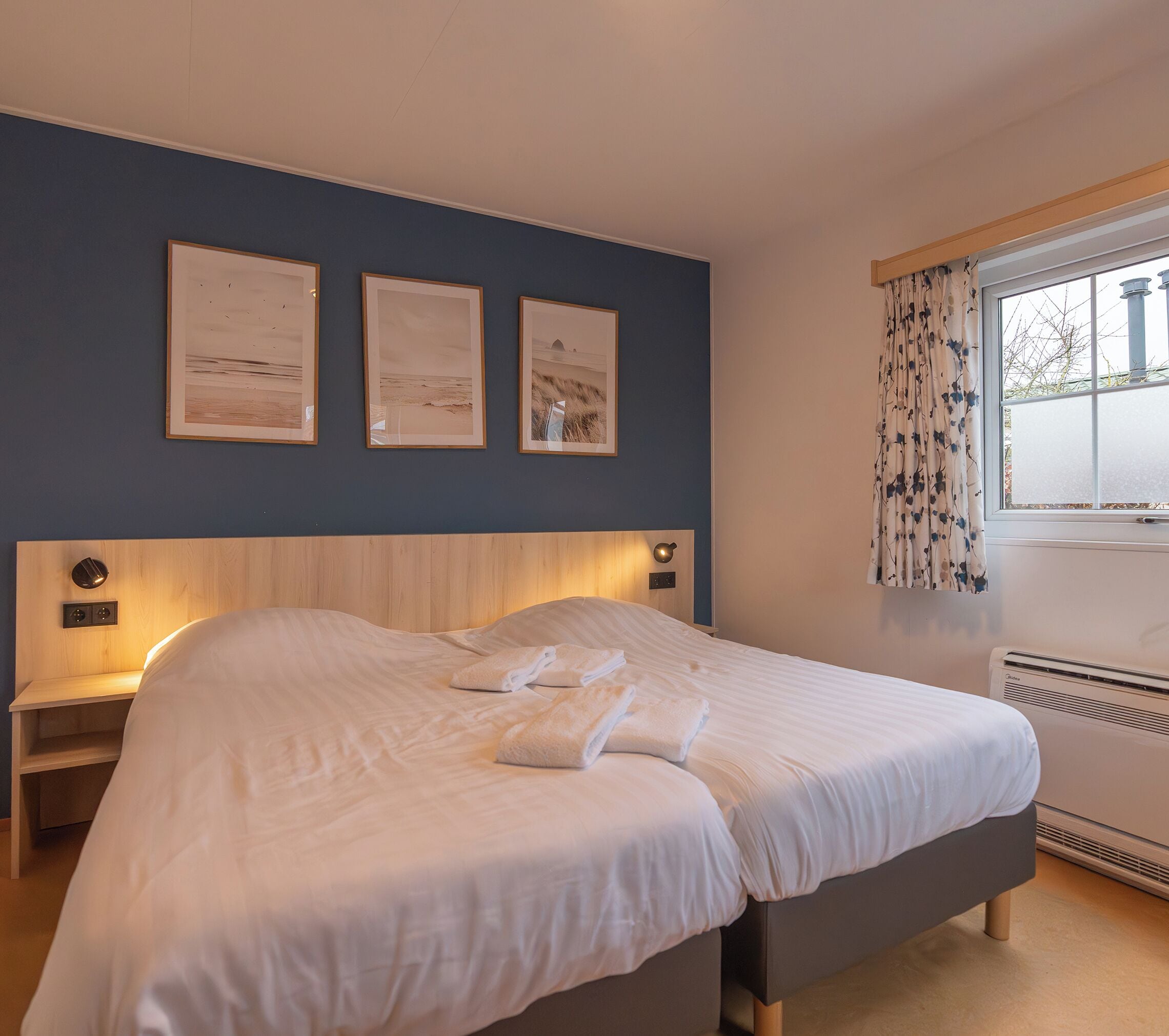 minibar, free wifi, bed sheets