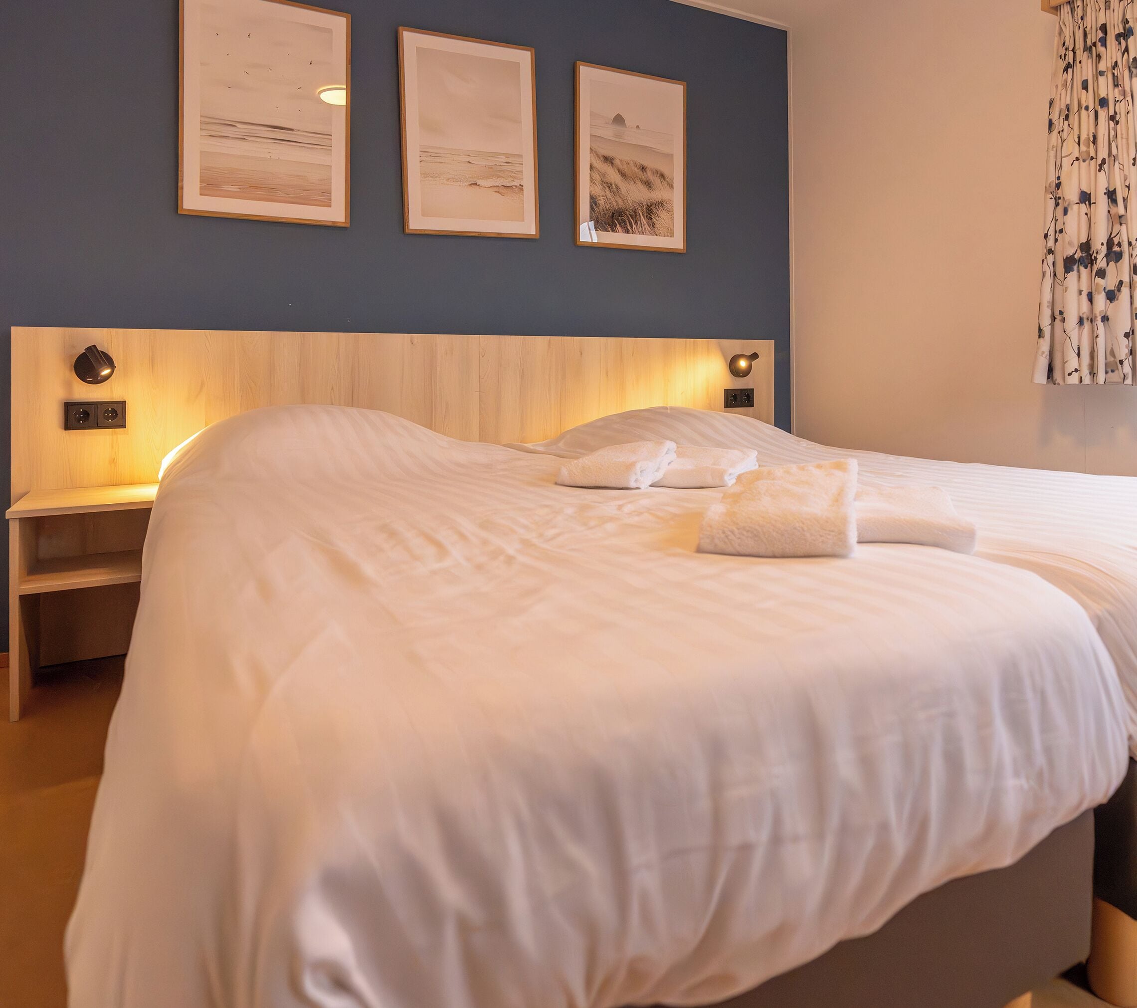 Minibar, wi-fi (inkludert) og sengetøy