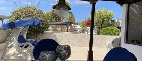 屋外ダイニングエリア