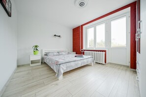 2 bedrooms, iron/ironing board, free WiFi, bed sheets - VIP European Style Apartment Nemiga (Minsk)