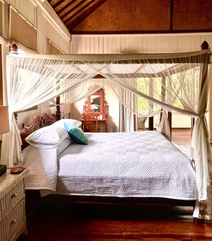 2 bedrooms, in-room safe, desk, iron/ironing board - The Garden Cottage 2 bedroom Villa, Quiet and Peaceful Retreat Near Central Ubud (Ubud)