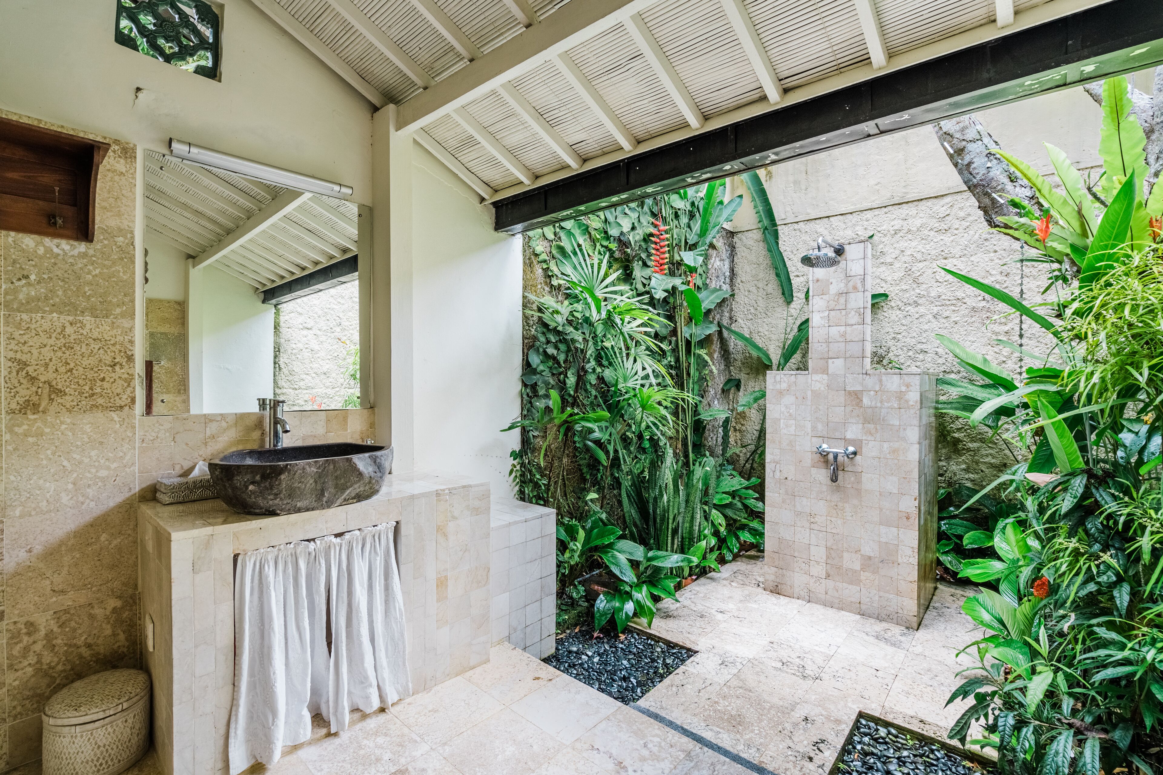 Combined shower/tub, hair dryer, towels, soap