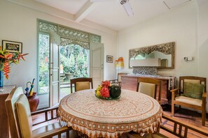 Dining - The Garden Cottage 2 bedroom Villa, Quiet and Peaceful Retreat Near Central Ubud (Ubud)