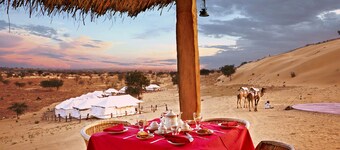 รีสอร์ทและแคมป์ The Desert Haveli