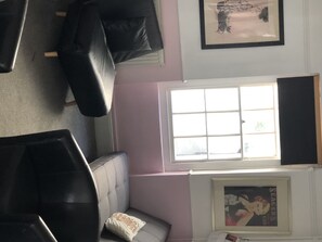 Interior - NO LONGER AVAILABLE FOR RENTAL (Kemptown)