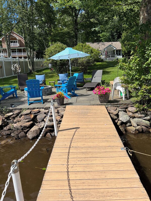 Terrace/patio - Enjoy the Magic of the Catskills in your Private Lakefront Home (White Lake)